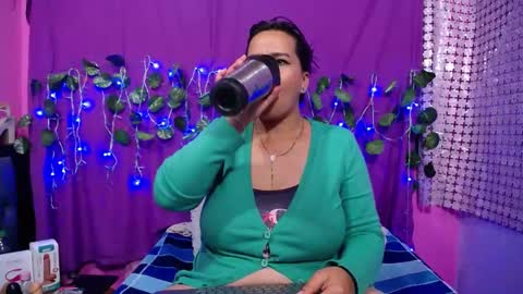 Snapshot of hazel_34 chatting on February 14, 2025, 12:30 am hazel online show from February 14, 2025, 12:30 am