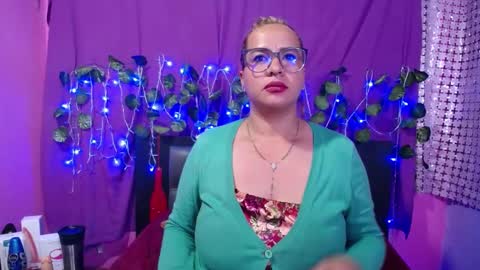 Snapshot of hazel_34 chatting on February 23, 2025, 9:11 am hazel online show from February 23, 2025, 9:11 am