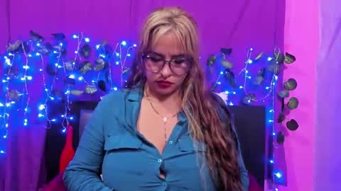 Snapshot of hazel_34 chatting on March 2, 2025, 7:32 am hazel online show from March 2, 2025, 7:32 am