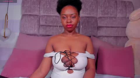 hazel_lanee online show from May 24, 2026, 3:55 am