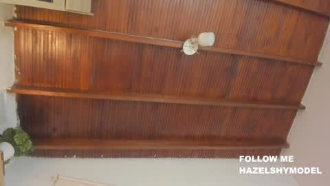 Im Hazel online show from February 2, 2025, 1:55 am