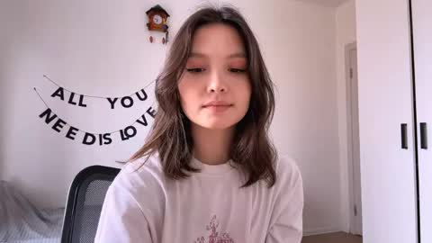 Snapshot of hazelhartshorn chatting on April 29, 2026, 10:08 am Kira online show from April 29, 2026, 10:08 am