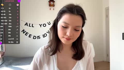 Snapshot of hazelhartshorn chatting on May 17, 2026, 12:12 pm Kira online show from May 17, 2026, 12:12 pm