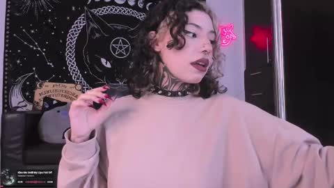 Snapshot of hazellwitch chatting on September 14, 2025, 3:22 pm Hazell Witch online show from September 14, 2025, 3:22 pm