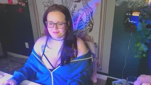 HazeyViolet333 online show from March 27, 2026, 9:14 pm