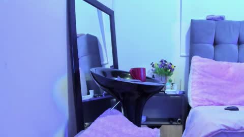 HAZZ SMITH online show from November 25, 2025, 8:47 am