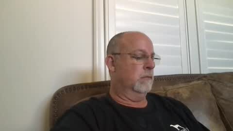 Snapshot of hdeuce22 chatting on October 15, 2025, 4:40 pm Hdeuce22 online show from October 15, 2025, 4:40 pm