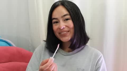 Snapshot of hearmymoans_18 chatting on February 9, 2026, 10:52 am hearmymoans_18 online show from February 9, 2026, 10:52 am