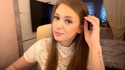 Mona online show from November 9, 2025, 9:18 am