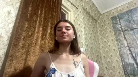 Lili online show from May 9, 2026, 12:21 pm