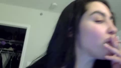 Snapshot of heatwavee chatting on September 24, 2025, 11:41 pm heatwavee online show from September 24, 2025, 11:41 pm