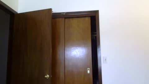 Snapshot of heatwavee chatting on December 15, 2025, 3:05 pm heatwavee online show from December 15, 2025, 3:05 pm