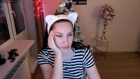 Snapshot of heaven_chloe chatting on December 5, 2025, 2:47 pm Heaven girl online show from December 5, 2025, 2:47 pm