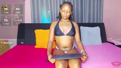 Snapshot of heaven_gall_ chatting on January 12, 2026, 7:19 pm AngieLizzy online show from January 12, 2026, 7:19 pm