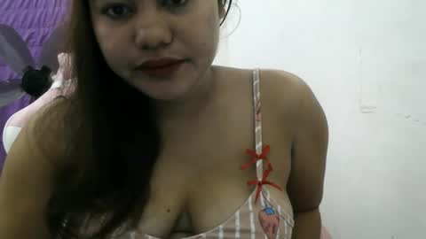 heavenlyeyes69 online show from April 12, 2026, 9:09 pm