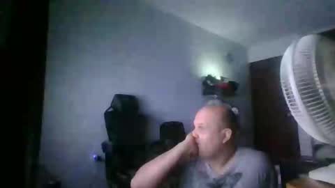 Snapshot of heavy_rebellxc chatting on June 6, 2026, 7:02 am Heavy Rebell online show from June 6, 2026, 7:02 am
