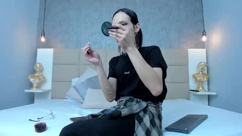 Keira Hecate online show from March 20, 2026, 7:30 pm