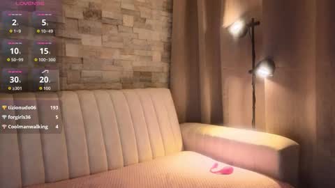 Snapshot of hecate_gh chatting on October 22, 2025, 10:42 pm Hecate online show from October 22, 2025, 10:42 pm