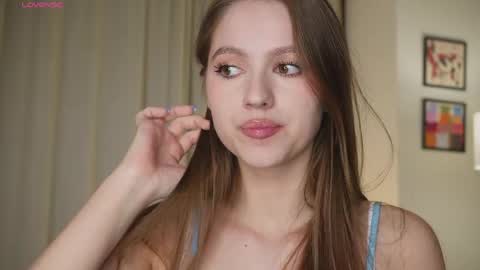 Snapshot of hecola chatting on April 1, 2026, 1:23 pm Nika next stream 200pm GMT online show from April 1, 2026, 1:23 pm