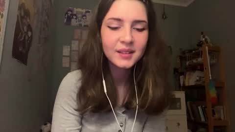 Snapshot of hedwiggrossberg chatting on December 5, 2025, 2:47 pm Sarah online show from December 5, 2025, 2:47 pm