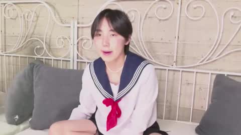 HEEJIN online show from November 5, 2025, 9:53 am