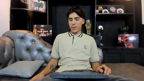 heellboy_ online show from October 30, 2025, 9:04 pm