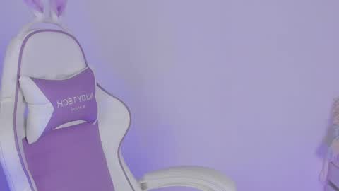 Snapshot of heey_kitty chatting on April 28, 2026, 1:49 pm IM EMY online show from April 28, 2026, 1:49 pm