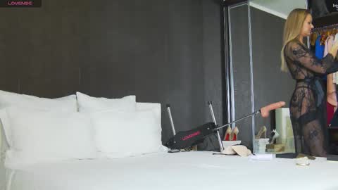 Snapshot of hefner_girl chatting on January 14, 2026, 8:14 pm Helen online show from January 14, 2026, 8:14 pm