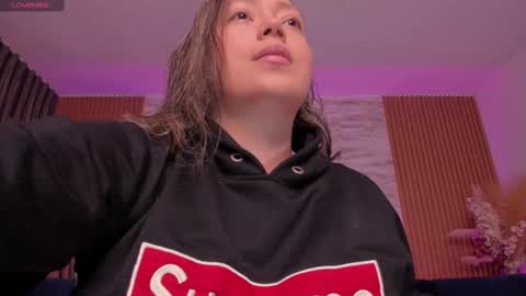 Heidy online show from November 7, 2025, 3:17 am