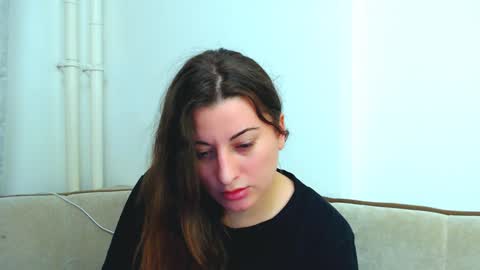 helen_adams_ online show from December 13, 2024, 1:33 pm
