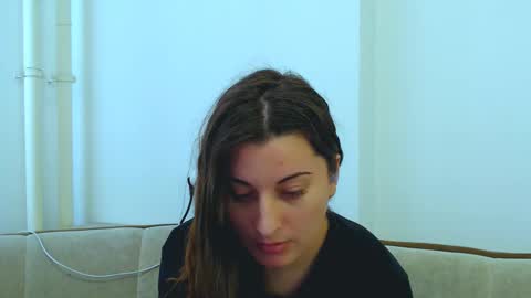 helen_adams_ online show from February 17, 2025, 9:35 am