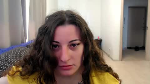 helen_adams_ online show from May 18, 2026, 6:08 am