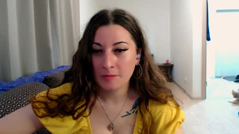 helen_adams_ online show from May 22, 2026, 6:31 am