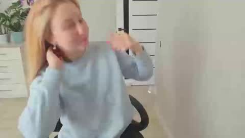 Helen sven online show from October 23, 2025, 8:35 am