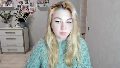 Snapshot of helen_angel_girl chatting on January 15, 2026, 2:32 pm Helen sven online show from January 15, 2026, 2:32 pm