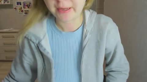 Snapshot of helen_angel_girl chatting on February 6, 2026, 3:37 pm Helen sven online show from February 6, 2026, 3:37 pm