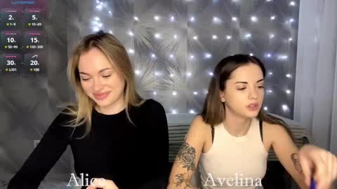 Snapshot of helen_bronce chatting on January 10, 2025, 9:23 am Alice DollySmile and Avelina online show from January 10, 2025, 9:23 am
