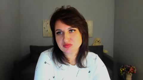 Snapshot of helen_rossi chatting on November 14, 2025, 6:56 am Helen online show from November 14, 2025, 6:56 am