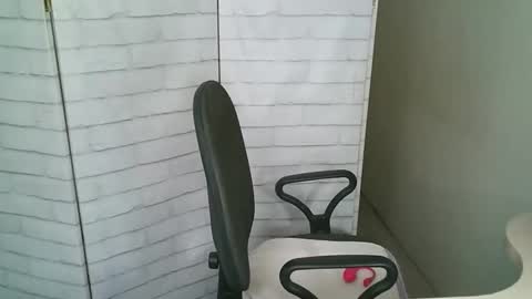 Snapshot of helen_xi chatting on January 8, 2026, 5:10 am Helen online show from January 8, 2026, 5:10 am