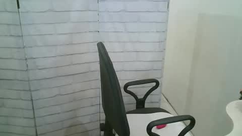 Snapshot of helen_xi chatting on January 12, 2026, 5:18 pm Helen online show from January 12, 2026, 5:18 pm