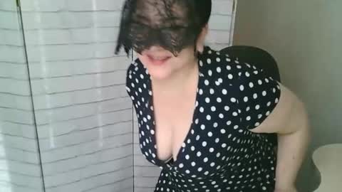 Snapshot of helen_xi chatting on March 6, 2026, 6:10 am Helen online show from March 6, 2026, 6:10 am