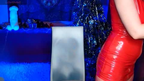 Snapshot of helena__femdom chatting on January 17, 2026, 5:16 pm Helena online show from January 17, 2026, 5:16 pm