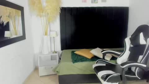 HELENA COPPER online show from May 19, 2026, 3:57 am