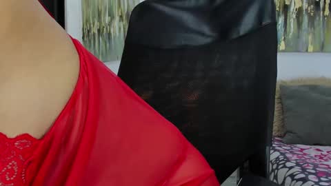 Helena Santos  online show from September 14, 2025, 1:10 pm