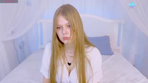 Snapshot of helena_tvs chatting on May 31, 2026, 9:38 am Helena online show from May 31, 2026, 9:38 am