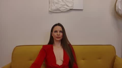 Snapshot of helenbenit chatting on November 19, 2025, 8:14 am Helen online show from November 19, 2025, 8:14 am