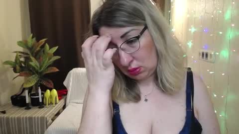 helenenigma online show from February 5, 2025, 7:53 pm