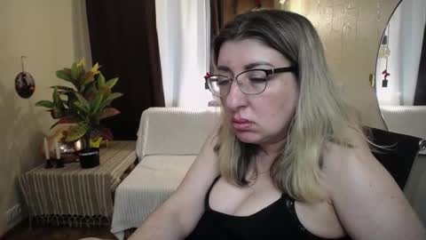 helenenigma online show from March 6, 2025, 4:41 am