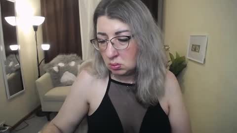 helenenigma online show from November 16, 2025, 7:19 pm