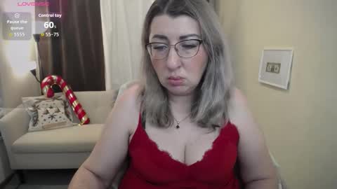 helenenigma online show from November 25, 2025, 7:36 pm